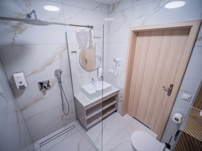 Bathroom 4, Hotel i Apartamenty Gorzelanny, Kołobrzeg