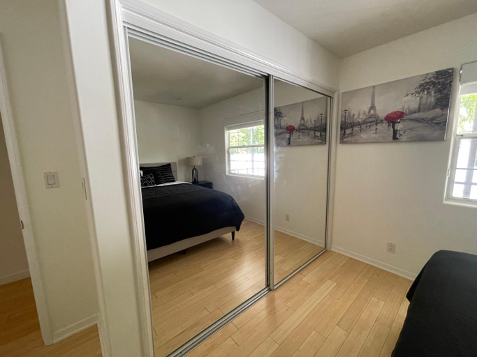 Others 5, Charming Bright Traditional Home in Sherman Oaks, Los Angeles
