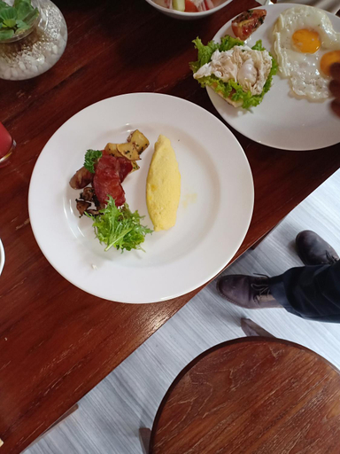 Food & Drinks