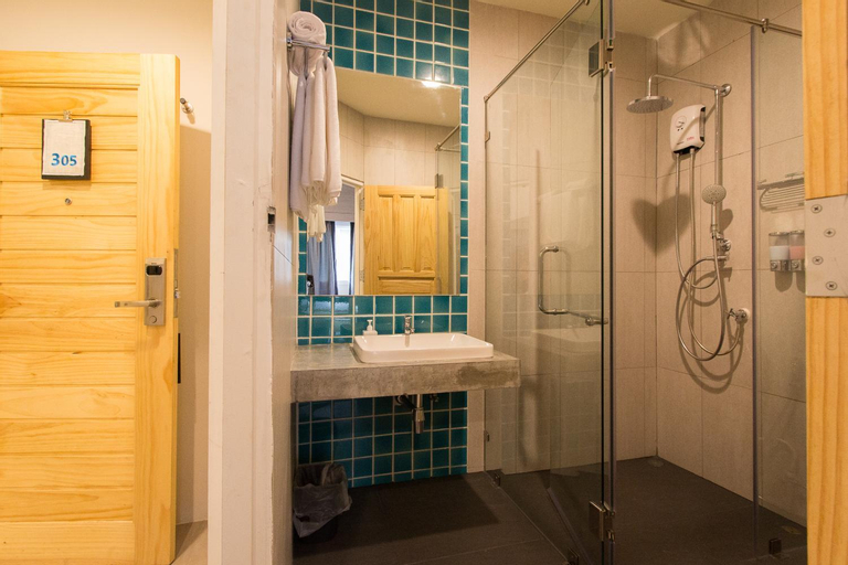 Bathroom 8