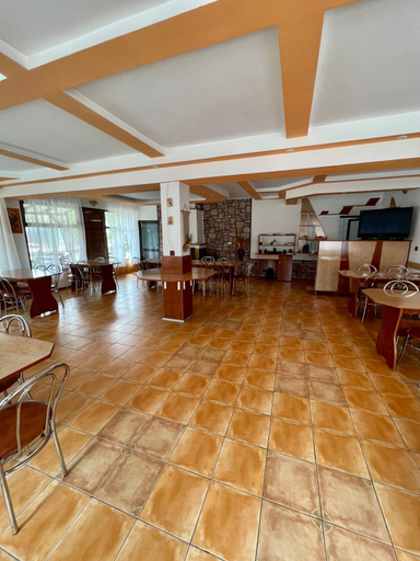 Food & Drinks 3, Pensiunea Longocampo, Campulung