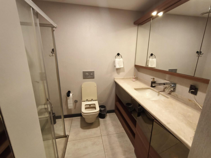 Bathroom 3, New Falcon Palas, Pendik