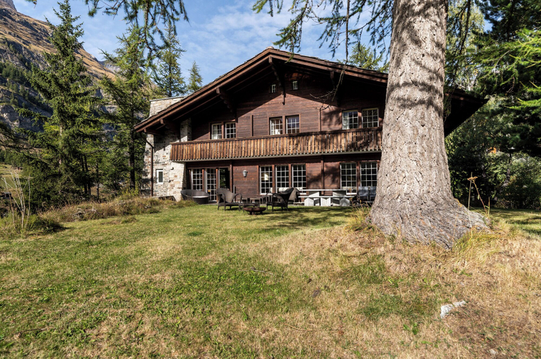 Exterior & Views 2, Chalet Les Ecureuils, Visp
