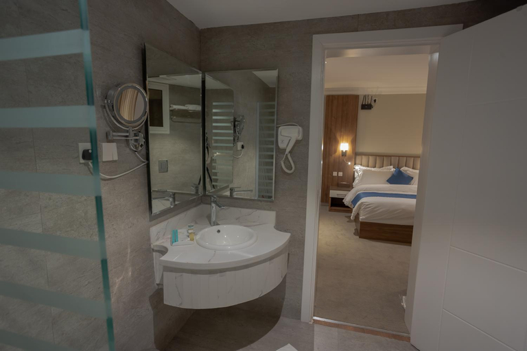 Bathroom 2, Sweet Light Serviced Apartments, Tabuk