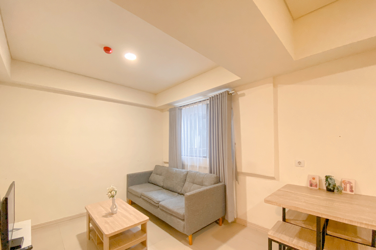 Bedroom 4, Modern 2BR Room at Meikarta Apartment By Travelio, Cikarang