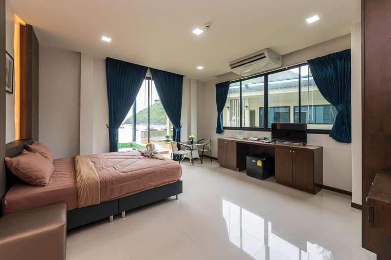 Bedroom 8