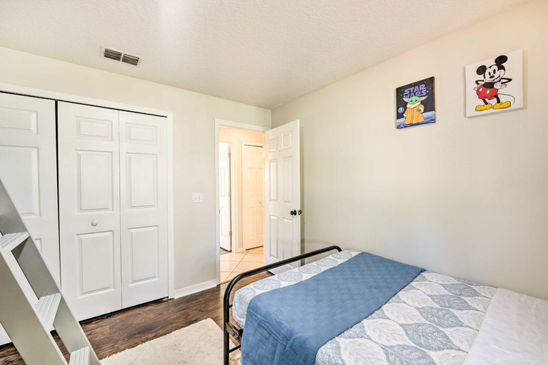 Bedroom 3, Walk to Lake: Stunning Central Florida Home!, Seminole
