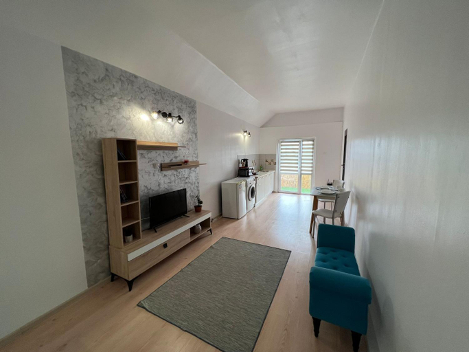 Others 5, Compact House, Cluj-napoca