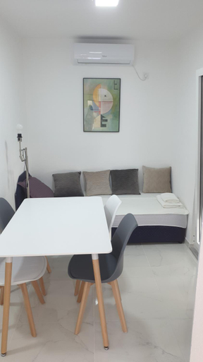 Others 3, Apartmani Ema