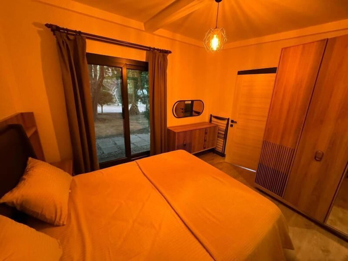 Bedroom 2, Otelox Ayaş Beach Bungalov, Erdemli