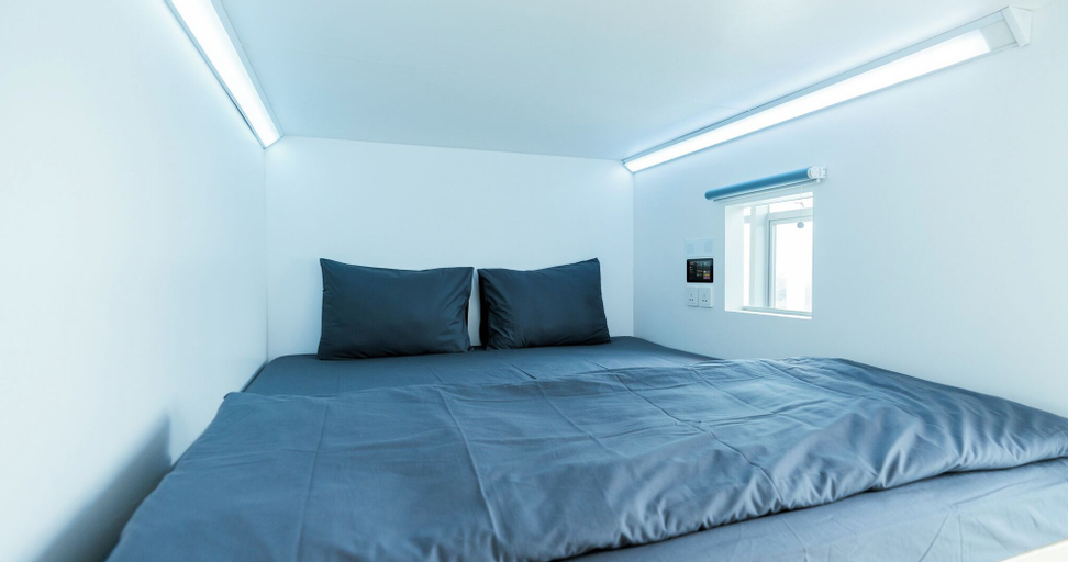 Bedroom 12