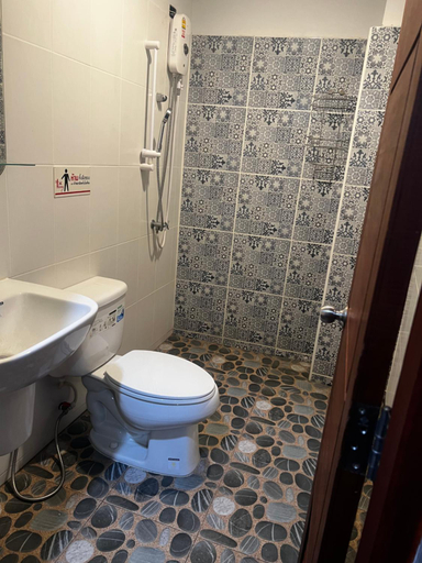 Bathroom 4, Apsara Inn, Pattaya