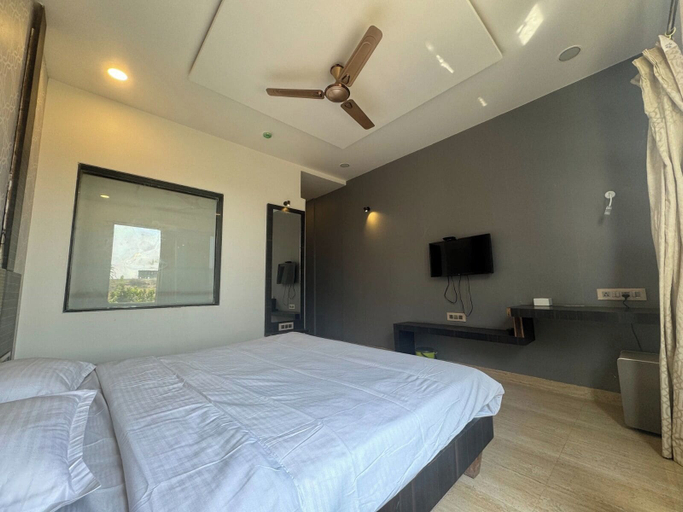 Bedroom 5, Zestin Hill Resort, Pune