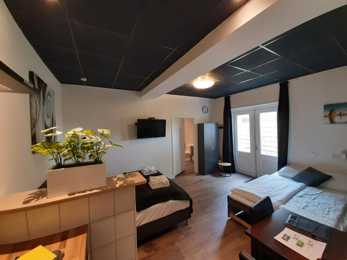 Others 5, De Vier Linden, Boxmeer