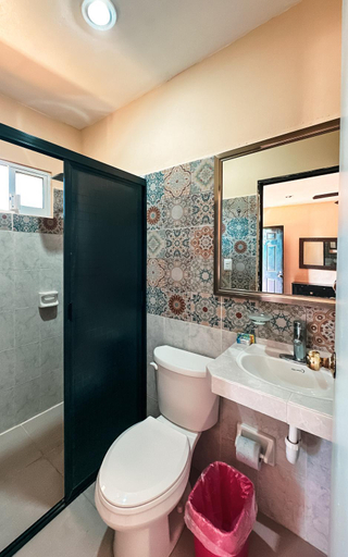 Bathroom 2, Casa Daniels Guesthouse, Valladolid