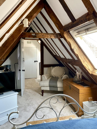 Others 4, Chestnut Tree Cottage, West Sussex