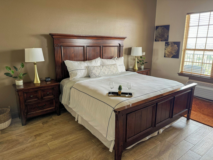 Bedroom 4, Bliss On The River, Llano
