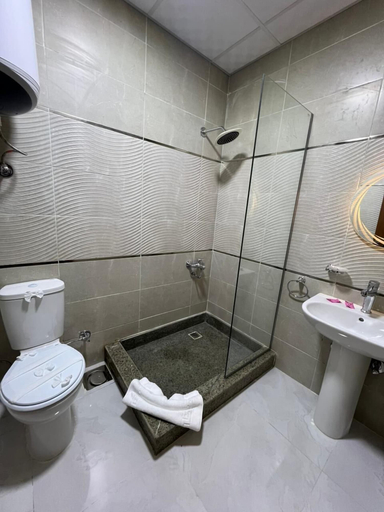 Bathroom 5, Royal Home Hotel, Qasr an-Nil
