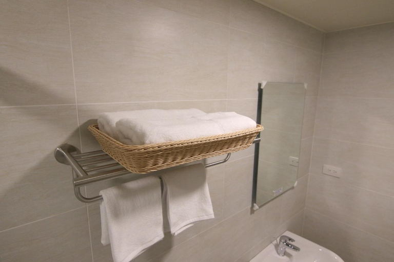 Bathroom 2, R&H B&B, Pingtung