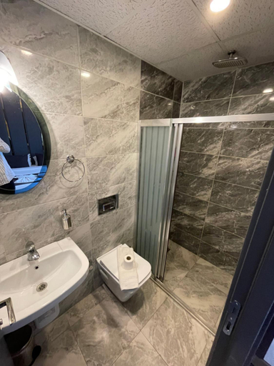 Bathroom 4, New Taksim Hotel, Beyoğlu