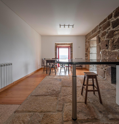 Others 5, Casa da Moiroa, Tabuaço