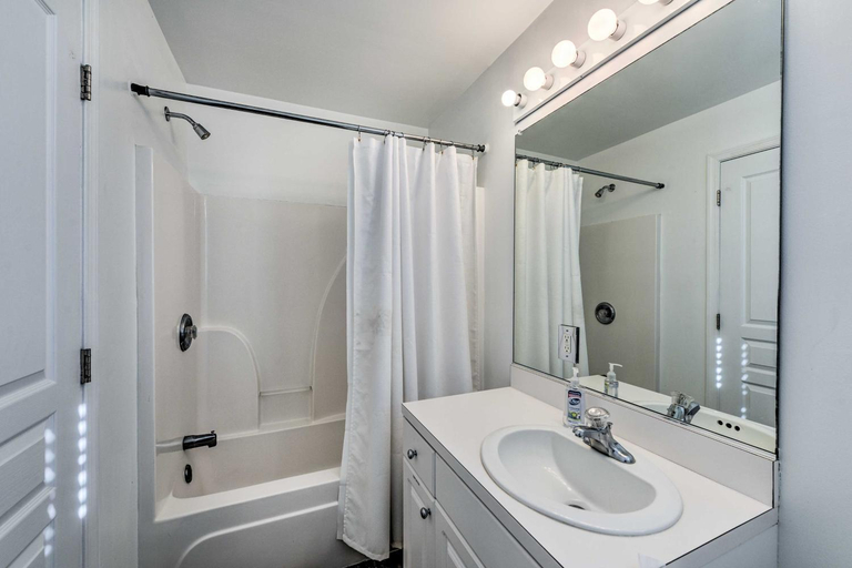 Bedroom 3, Wildwood Condo Walk to Beach and Water Parks!, Cape May
