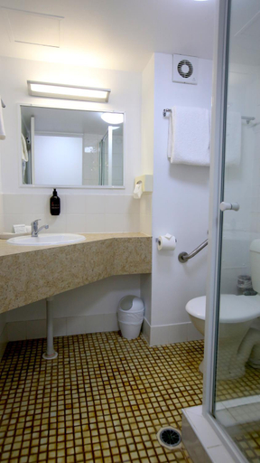 Bathroom 4, Tweed Harbour Motor Inn, Tweed Heads