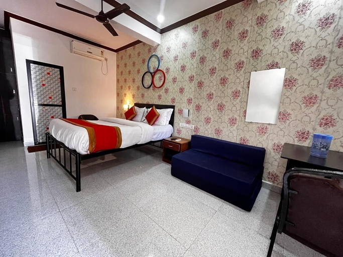 Bedroom 2, Bob Beach Hotel, North Goa