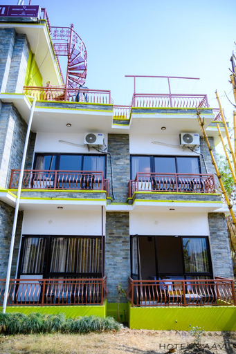 Exterior & Views