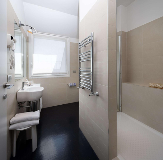 Bathroom 7