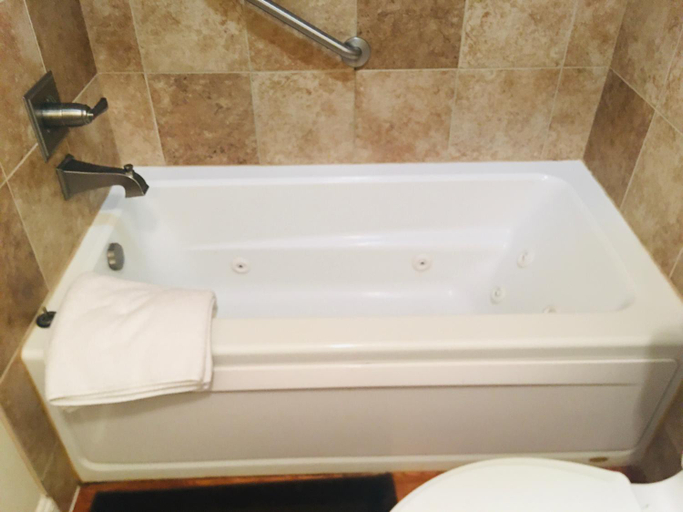 Bathroom 3, MooreField Suites Greensboro East, Guilford