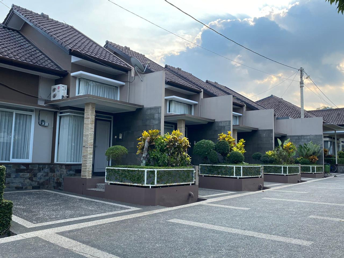 Exterior & Views 1, Green Patriot Resort, Garut