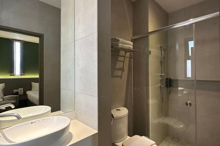 Bathroom 8