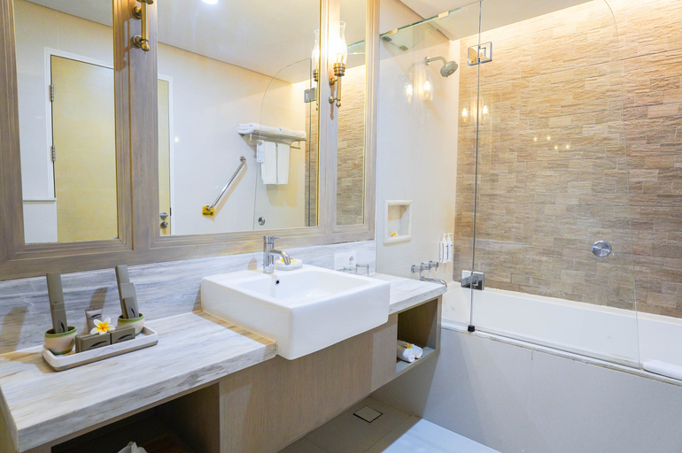 Bathroom 5, Grand Mirage Resort & Thalasso Bali, Badung