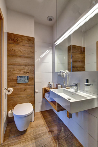 Bathroom 3, Joyinn Aparthotel, Środa Śląska
