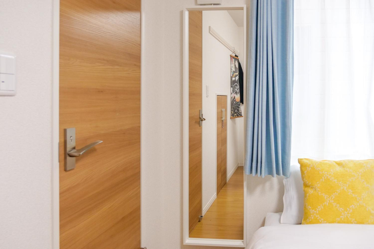 Bedroom 2, Triphome Tateishi New open/2 single beds/big table/300M WiFi, Katsushika