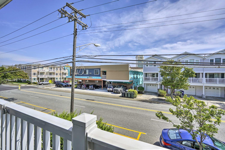 Breezy Wildwood Condo about 2 Blocks to Beach!, Cape May