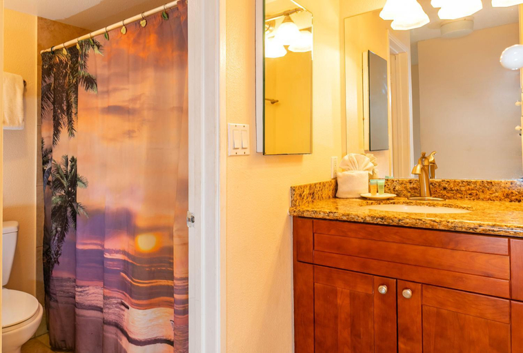 Bathroom 4, Kihei Akahi D-104, Maui
