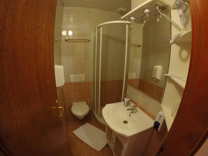 Bathroom 2, Pansion Rody, Gornja Stubica