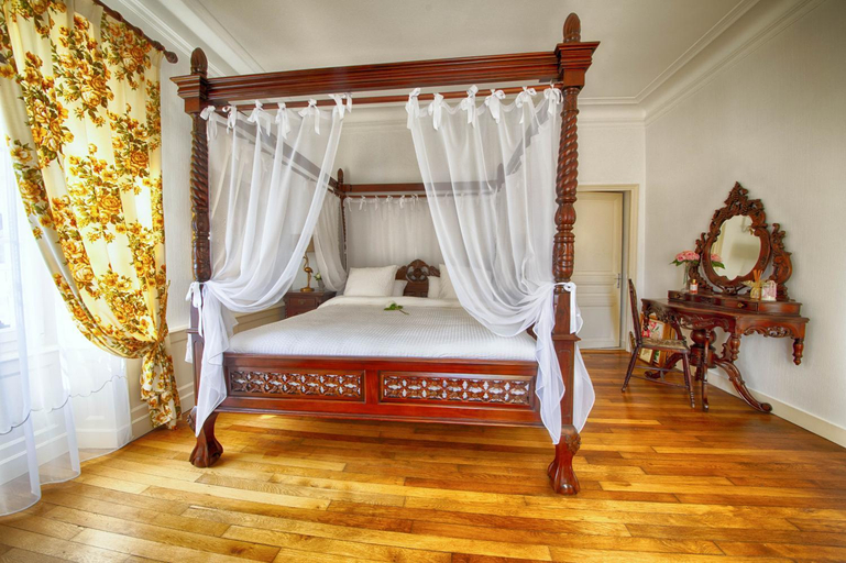 Bedroom 2, Maison d'hotes de charme La Rose de Ducey pres du Mont Saint Michel, Manche