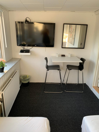 Others 4, Second home, Herlev