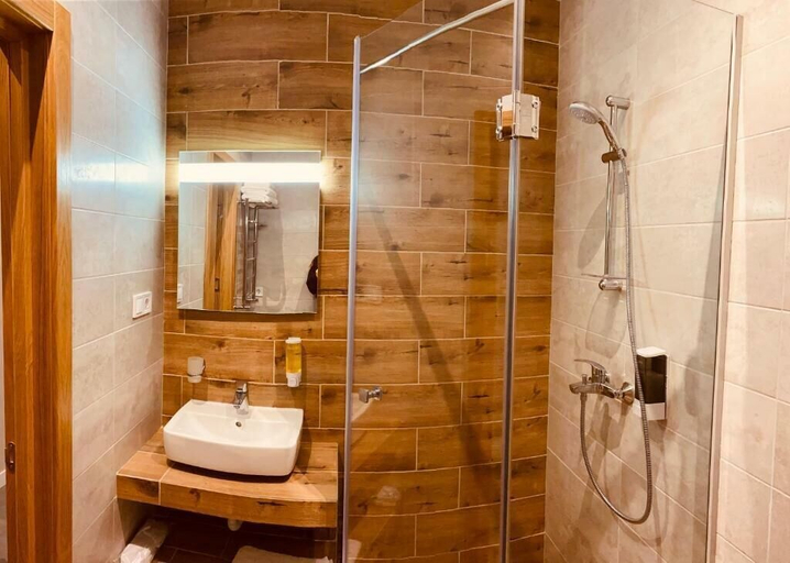 Bathroom 4, Mykonos Hotel, Odes'ka