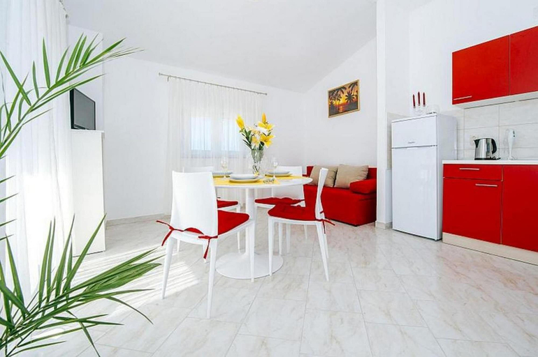 Others 4, Apartments Perinic, Nin