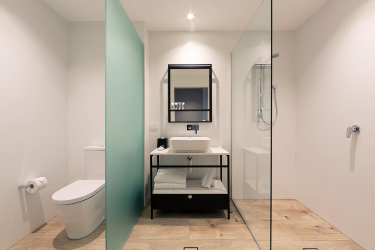 Bathroom 15