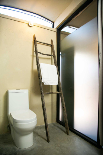 Bathroom 3, 509 Accommodation, Del Centro