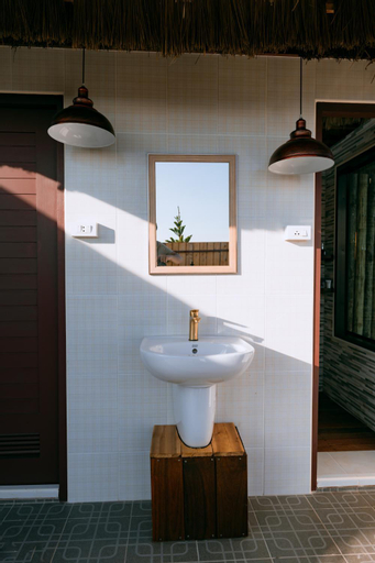 Bathroom 16
