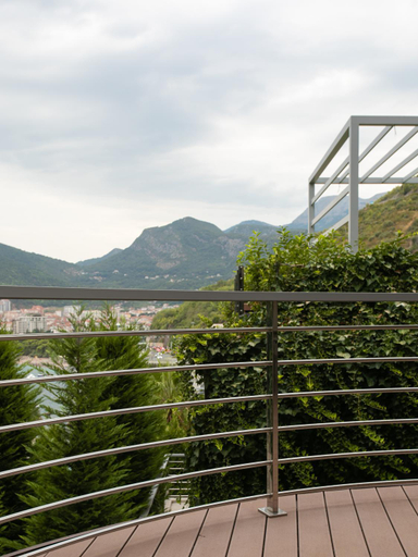 Others 4, Two-bedroom luxury apartment 2 mins to the sea