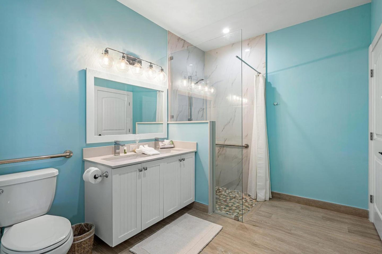 Others 2, Bermuda Bungalows (Tropical Island Getaway), Palm Beach