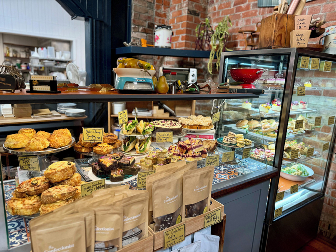 Food & Drinks 4, The Mackinnon, Carterton