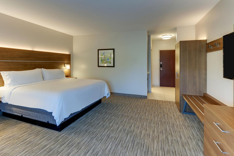 Bedroom 13